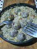 Albóndigas a la crema de verdeo en disco