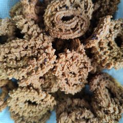 A picture of Oats Chakli.