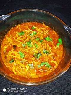 सेव टमाटर की सब्जी (sev tamatar ki sabzi recipe in Hindi) रेसिपी मुख्य फोटो