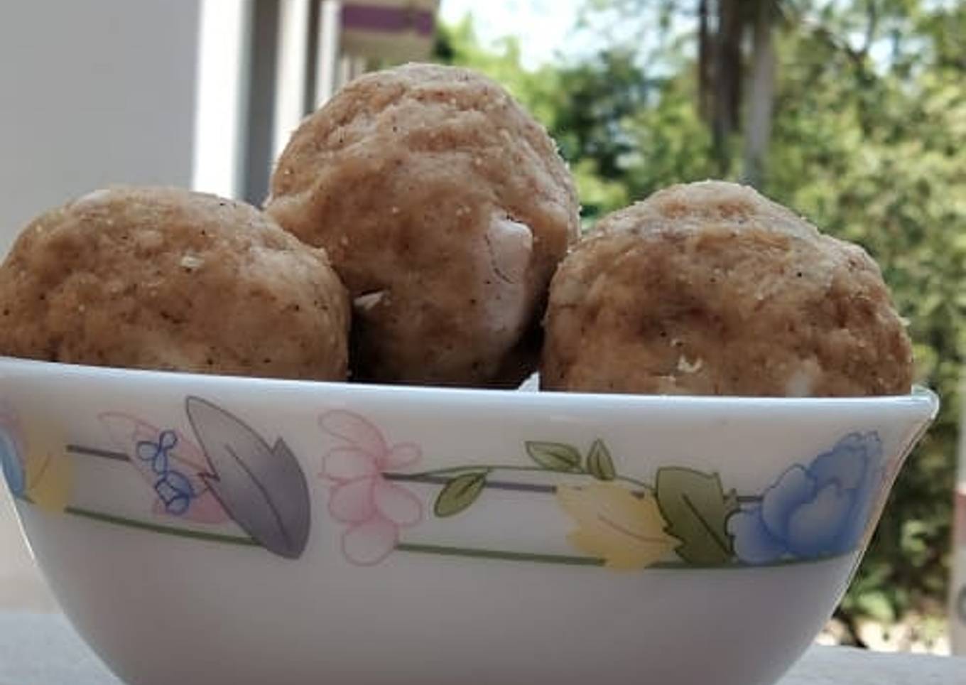 Red rice laddoo / kaikuththal arisi urundai