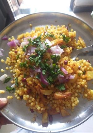 A picture of Khili khili sabudana bhel.