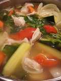 Caldo de pollo con vegetales