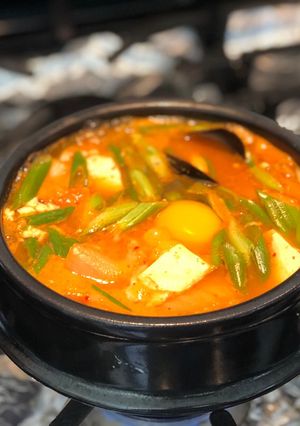 Hình của món Súp tàu hủ Hàn quốc- Soft tofu stew.