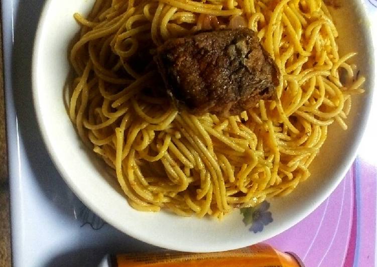 Recipe of Speedy Oñion Spaghetti and Fried Fish