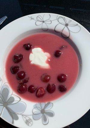 Meggyleves recept fotója