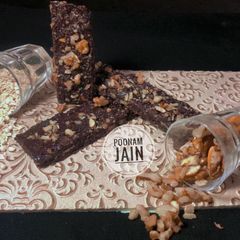 Oats and dryfuits chocolat bars A picture of Oats and dryfuits chocolat bars.
