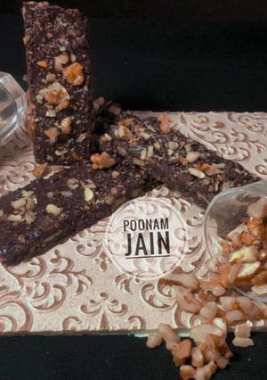 A picture of Oats and dryfuits chocolat bars.