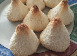 Una foto de Coquitos (conitos de coco)