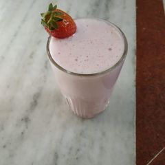 A picture of Strawberry shake.
