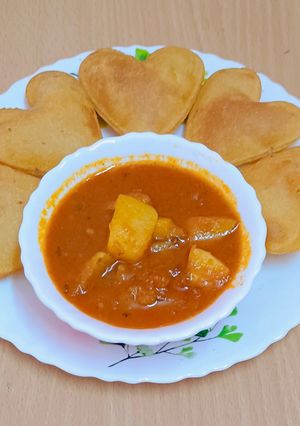 A picture of Heart shape Makki ki puri.
