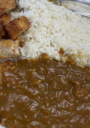 รูปของ ข้าวแกงกะหรี่ไก่ทอด อย่างง่าย