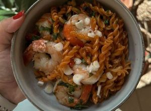 Foto de Salada de Massa e Camarão