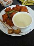 Chilli Garlic Peanut Chutney/ Hari Mirch Aur Badam ki Chutney with Pakoda