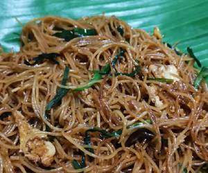 Mudahnya Menyajikan Bihun Goreng Telur Kucai Enak Sederhana