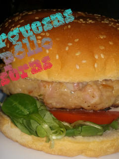 Una foto de Hamburguesas de pollo caseras!!!