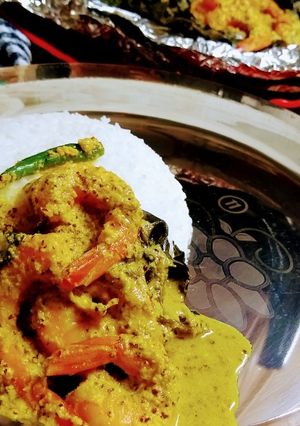 কচু পাতায় ভাপা চিংড়ি (kochu patay bhapa chingri recipe in Bengali) রেসিপির প্রধান ছবি