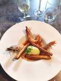 Bavaroise d’avocat, crevettes au fenouil et allumettes croustillantes aux 5 épices