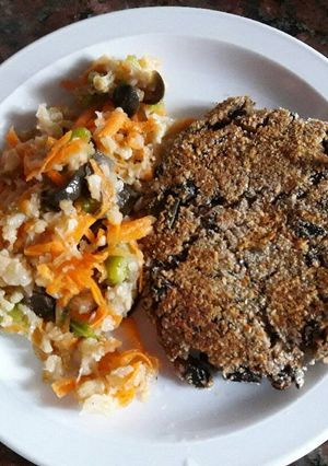 Una foto de Hamburguesa vegan con ensalada original