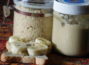 صورة لوصفة زبدة الفستق المنزلية الصحيّة - Healthy Homemade Peanut Butter