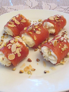 Una foto de Delicias de membrillo casero con queso mascarpone y frutos secos