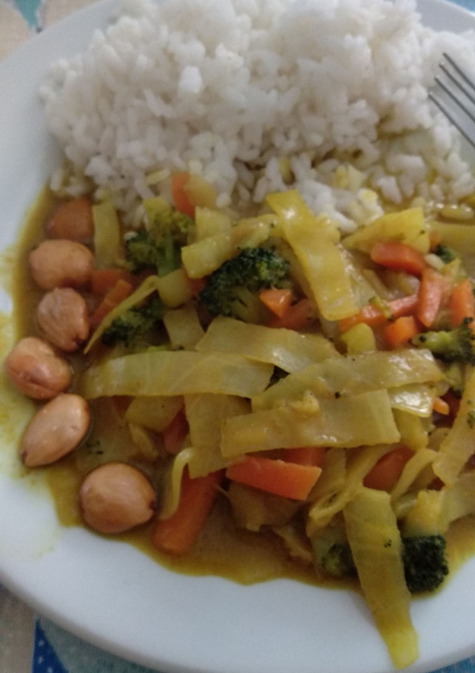 Una foto de Verduras al curry vegano