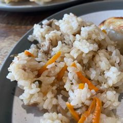 Japanese dashi seasoned rice in instant pot - Takikomi Gohan 🍚🇯🇵 A picture of Japanese dashi seasoned rice in instant pot - Takikomi Gohan 🍚🇯🇵.