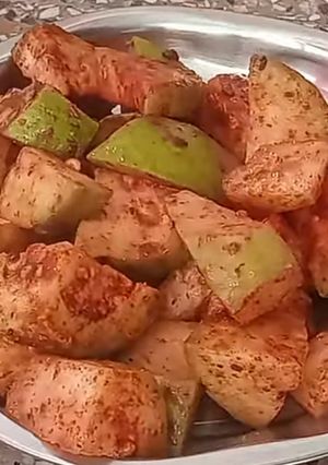 A picture of Guava chaat.