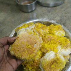 A picture of Kutchi Dabeli.