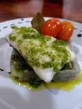 Timbal de batata, bacalao y mojo verde