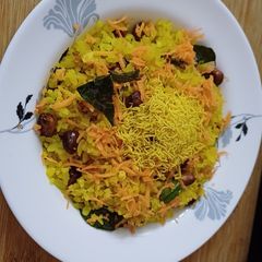 A picture of Indori poha.