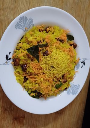 A picture of Indori poha.