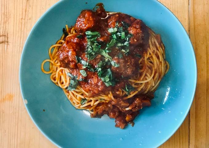 Recipe of Perfect Spaghetti &amp; Meatballs (Slow Cooker version)