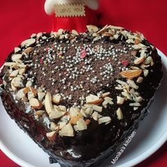 A picture of Vallentine Heart cake.