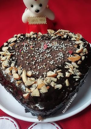 A picture of Vallentine Heart cake.