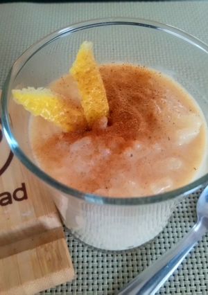 Una foto de Arroz con leche cremoso al caramelo😋