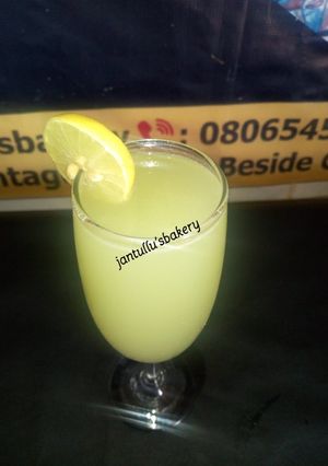 A picture of Sweetmelon lemonade.