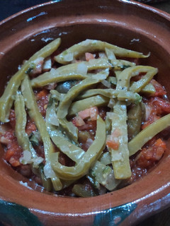 Una foto de Cazuelitas para pastorela de tamal con nopales y salsa mexicana o pico de gallo el Pirul