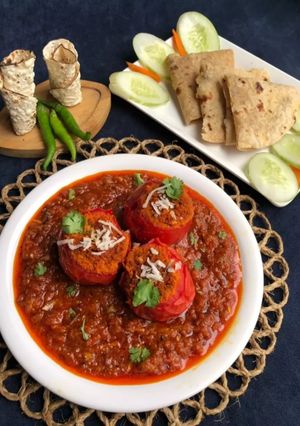 स्टफ टमाटर की शब्जी (stuff tamatar ki sabzi recipe in Hindi) रेसिपी मुख्य फोटो