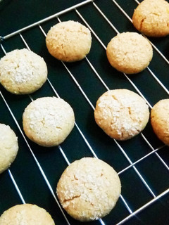 A picture of Coconut cookies.
