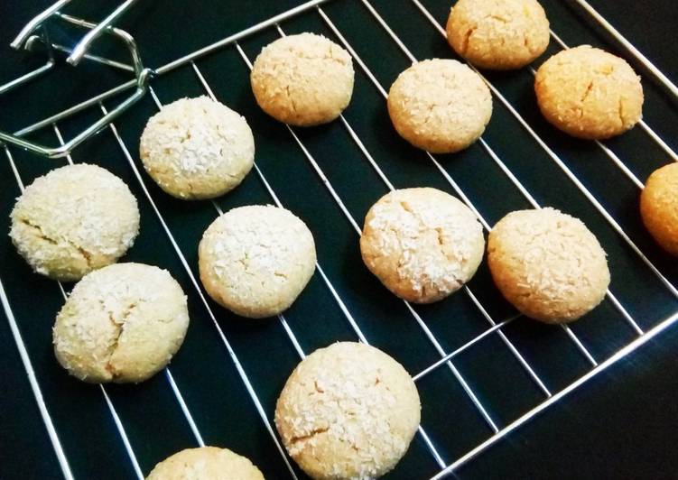 Recipe of Any-night-of-the-week Coconut cookies