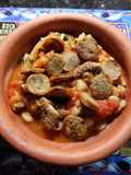 Porotos con Butifarra (o salchicha criolla)
