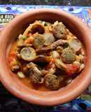 Porotos con Butifarra (o salchicha criolla)