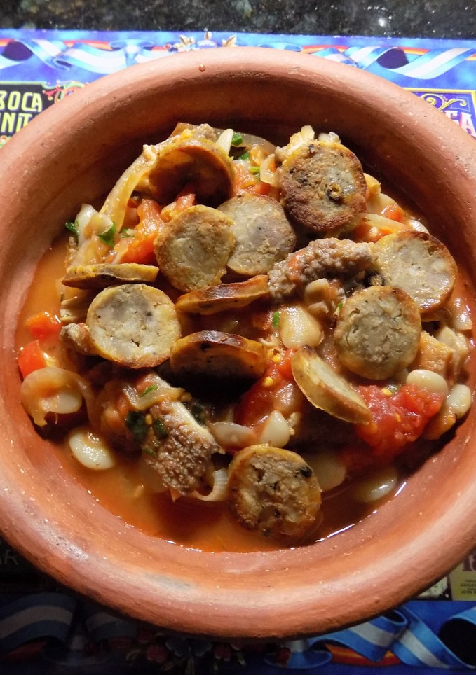 Una foto de Porotos con Butifarra (o salchicha criolla)