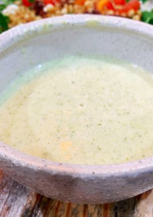 A picture of Broccoli creamy soup.