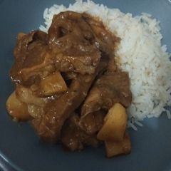 A picture of Beef short ribs stew.