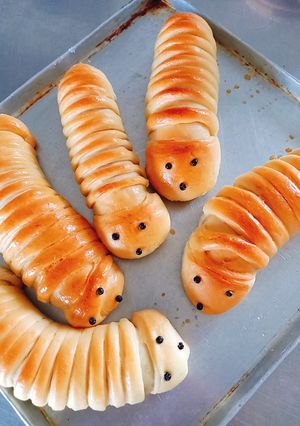 Hình của món Bánh mì sâu róm.