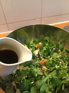 Una foto de Salsas- aliño para ensaladas básico