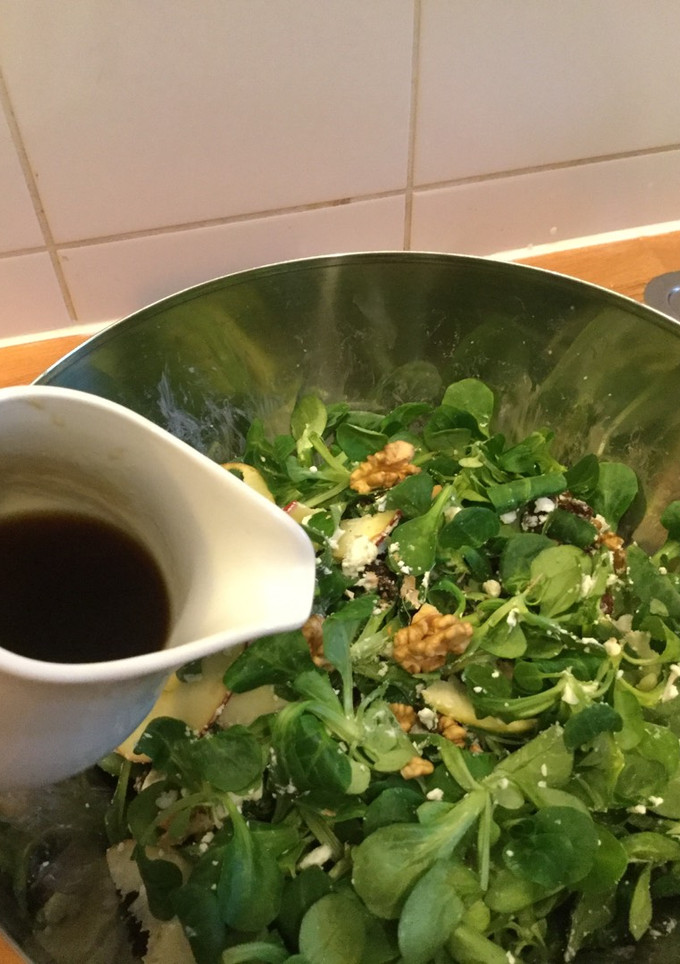 Una foto de Salsas- aliño para ensaladas básico