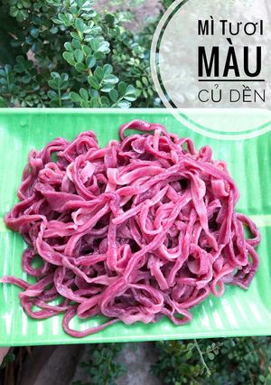 Hình của món Ăn dặm - Mì tươi màu củ dền.