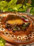 Corte de carne en salsa de durazno y chile morita